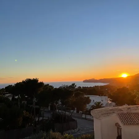 Aqua Vista Villa