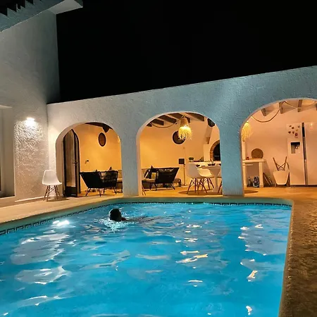 Aqua Vista Villa *