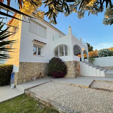 Aqua Vista Villa *