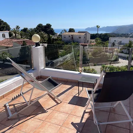 Aqua Vista Villa *