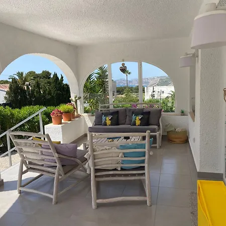 Aqua Vista Villa