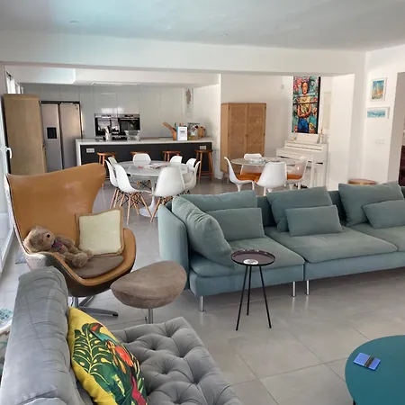 Aqua Vista Villa